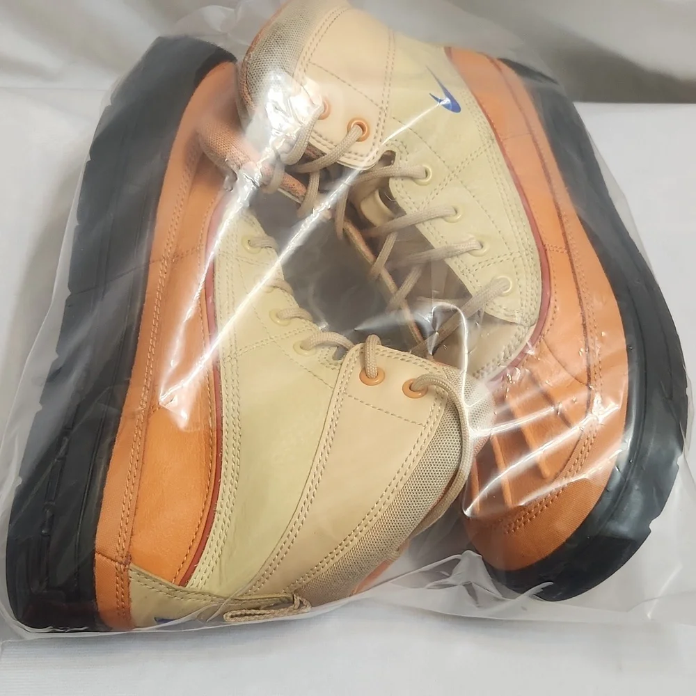 Nike ACG Woodside 2 High-top Orange Tan Lace-up Boots (Big Kids Size 4Y)